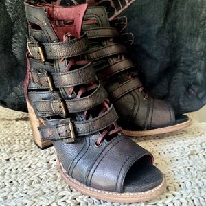 Freebird by Steven Braeden Sandal Boots Size 9